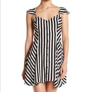 Love & Fire flutter sleeve dress (in MUSTARD)